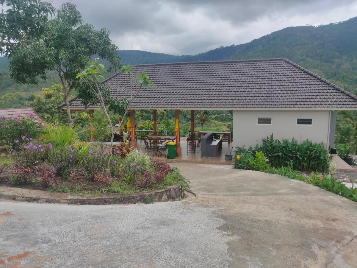 Ling & Louie'S Mountain Villa Mayong Екстериор снимка