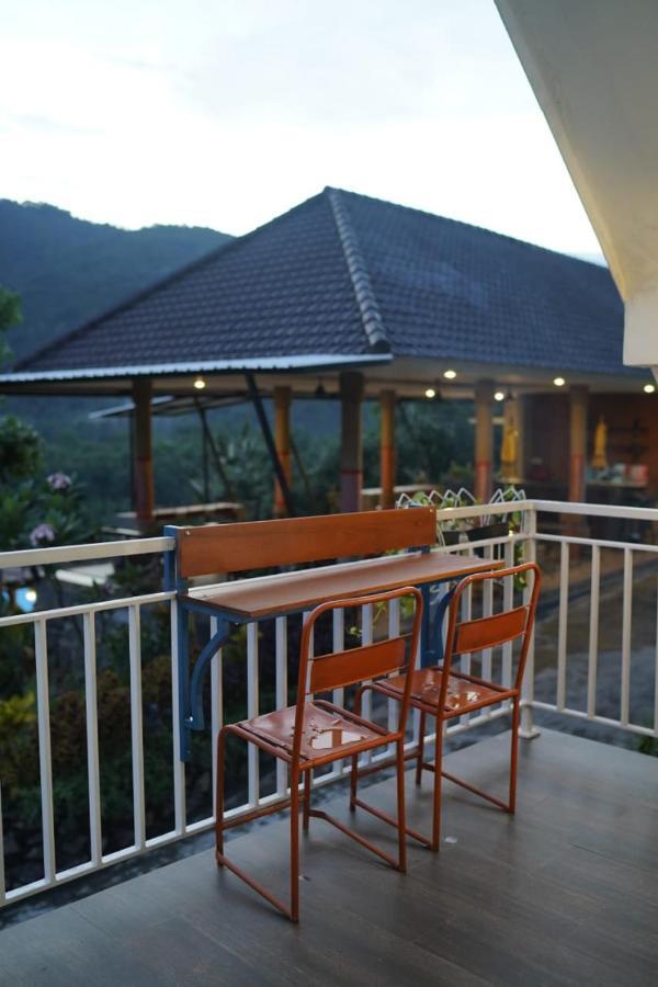 Ling & Louie'S Mountain Villa Mayong Екстериор снимка